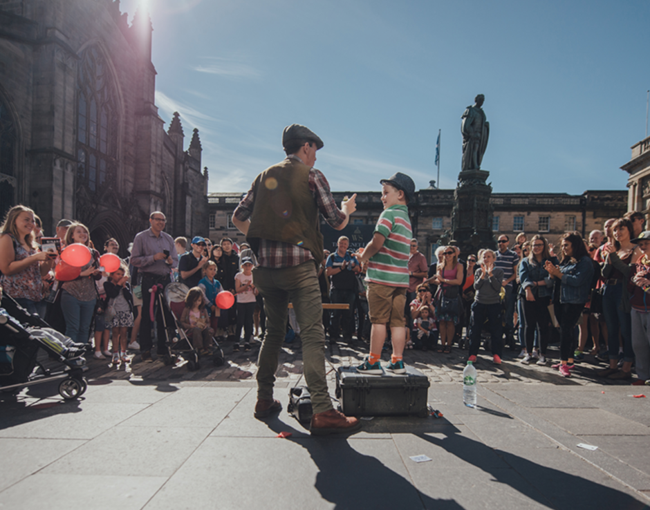HOW TO COPE ON THE STREETS OF EDINBURGH DURING THE FRINGE