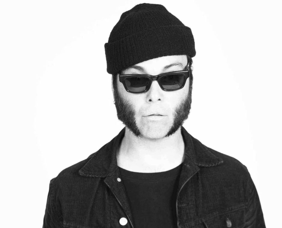 JOEL GION: HEP-TALKING WITH THE LEGENDARY TAMBOURINE MAN