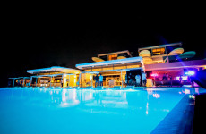 KATA ROCKS: SLICK AND SEXY MODERNIST LUXURY IN THAILAND