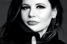 GEENA DAVIS: GENDER BIAS & BREAKING DOWN BARRIERS