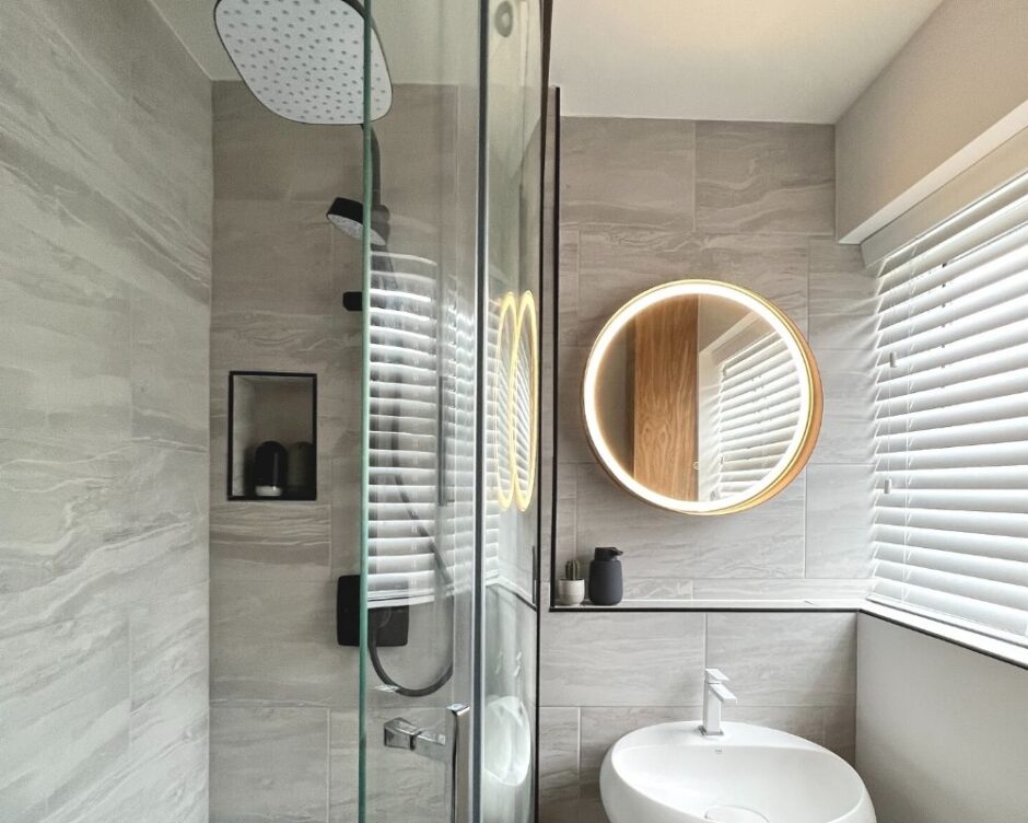 THE BATHROOM MASH-UP OF JAPANESE MINIMALISM AND SCANDINAVIAN SIMPLICITY