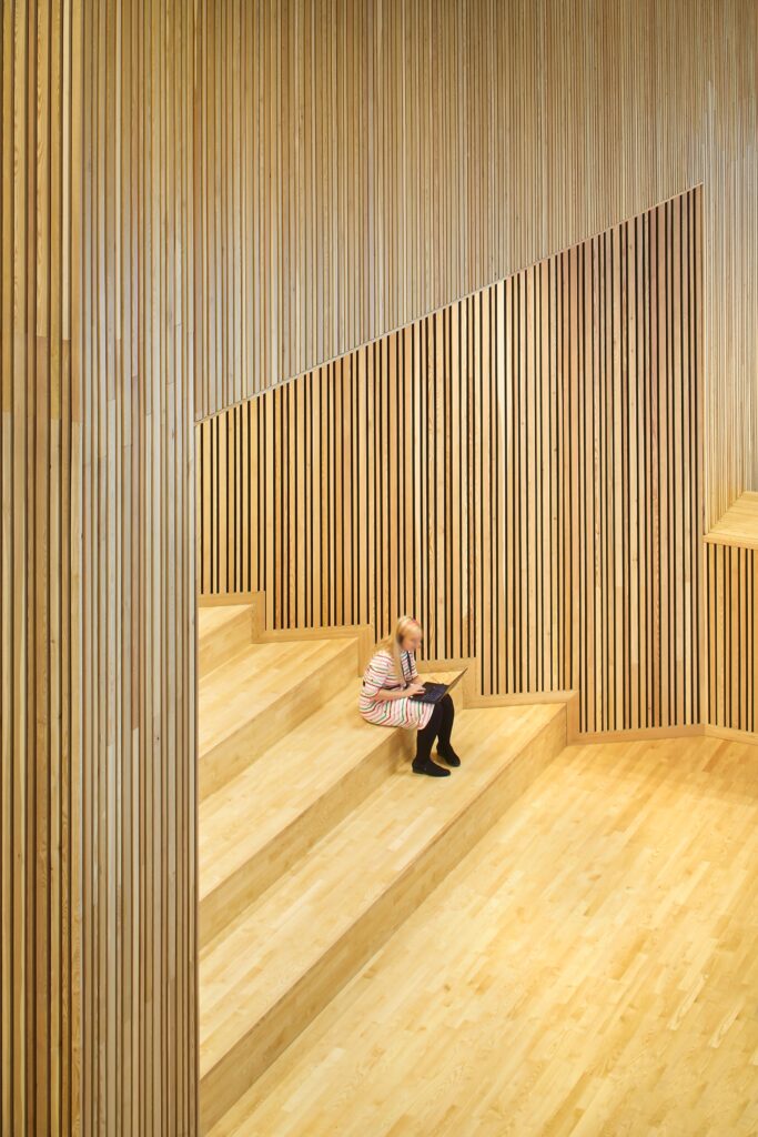 WARWICK UNIVERSITY OPENS NEW FACULTY OF ARTS BUILDING