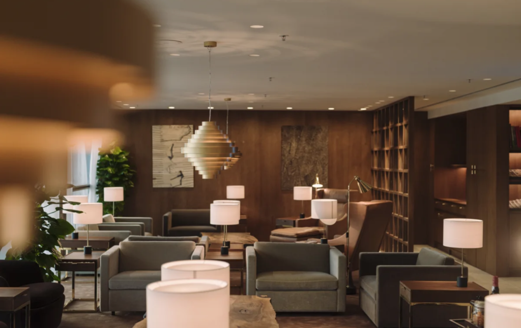 6 CHIC AND OPULENT AIRPORT LOUNGES 