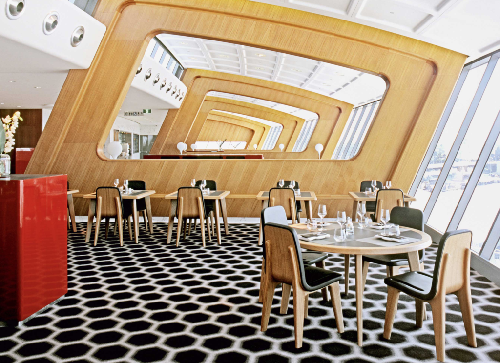 6 CHIC AND OPULENT AIRPORT LOUNGES 