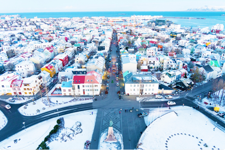 DISCOVERING ICELAND: A GUIDE TO HOTELS, ATTRACTIONS AND VOYAGE PRIVÉ OFFERS