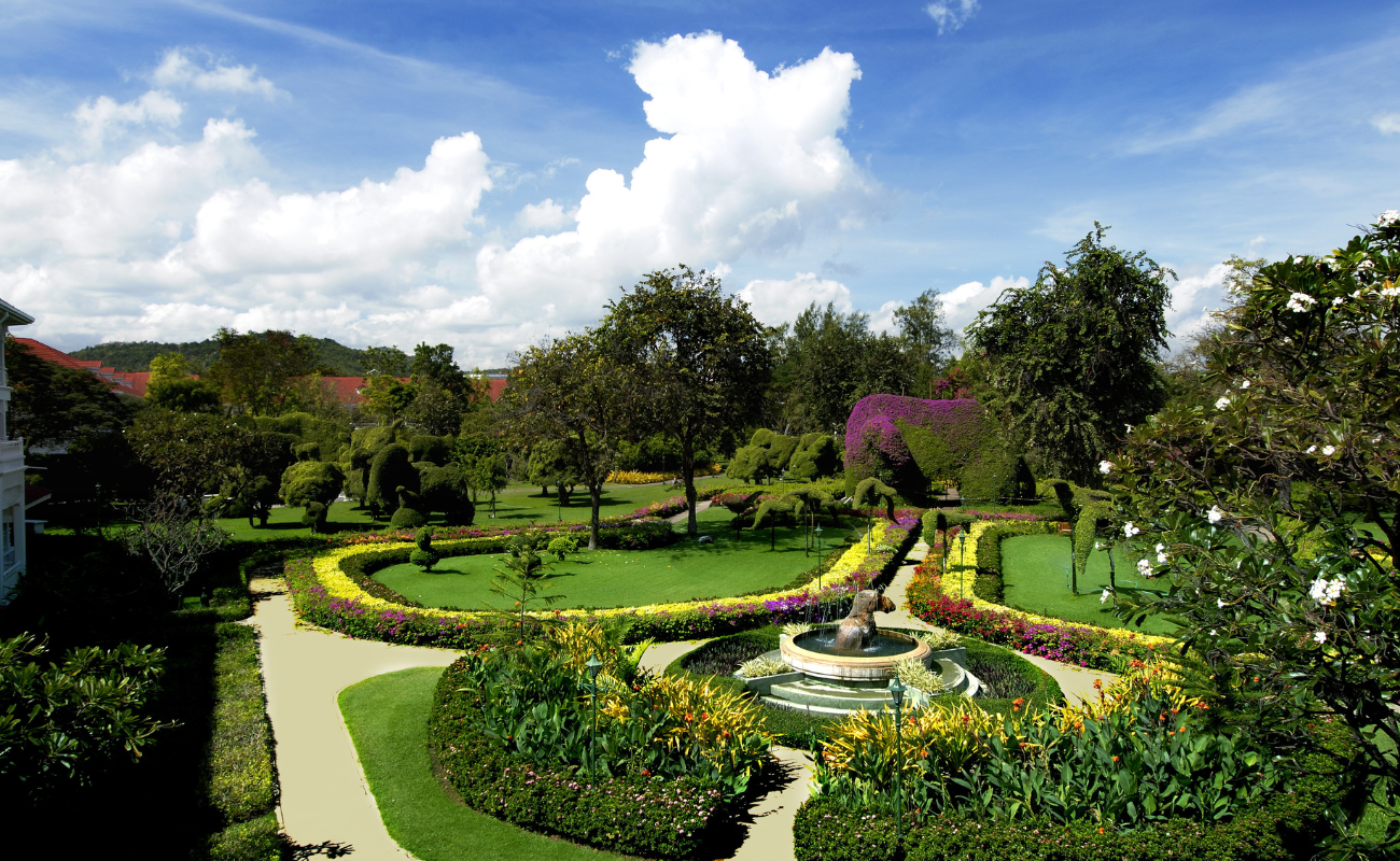 Centara Grand Hua Hin: Thailand’s Grand Old Dame Still Knows How to Seduce a Modern Traveller